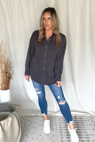 CHARCOAL LONG SLEEVE BUTTON DOWN