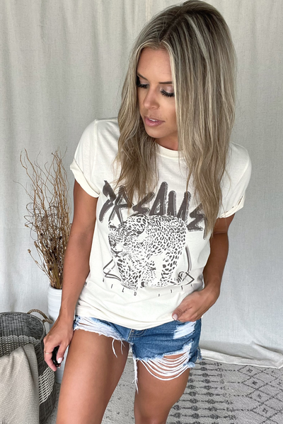 IVORY DREAMER GRAPHIC TEE