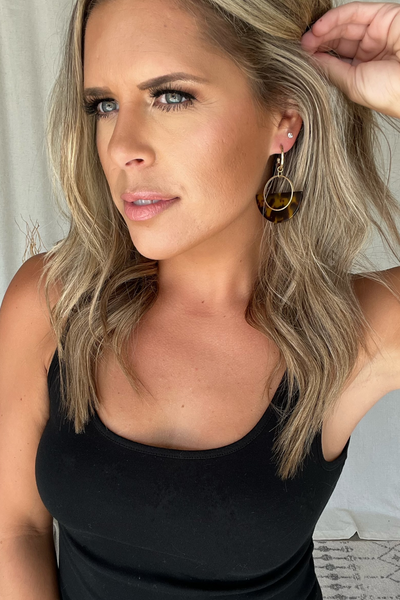 GOLD HOOP DROP EARRING WITH LEOPARD FAN CHARM