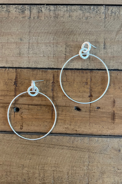 MATTE SILVER INTERLOCKING HOOP EARRING 2.5”