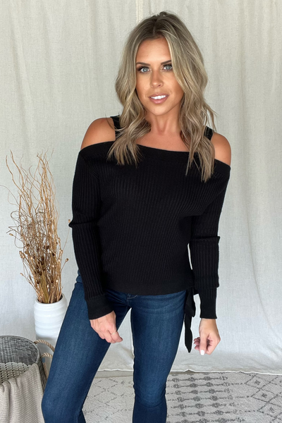 BLACK RIBBED COLD SHOULDER SWEATER