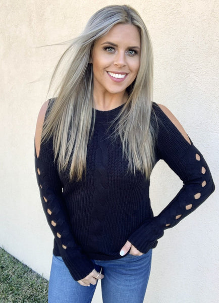 BLACK CABLE KNIT SWEATER