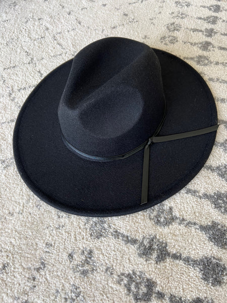 BLACK WOOL WIDE BRIM HAT