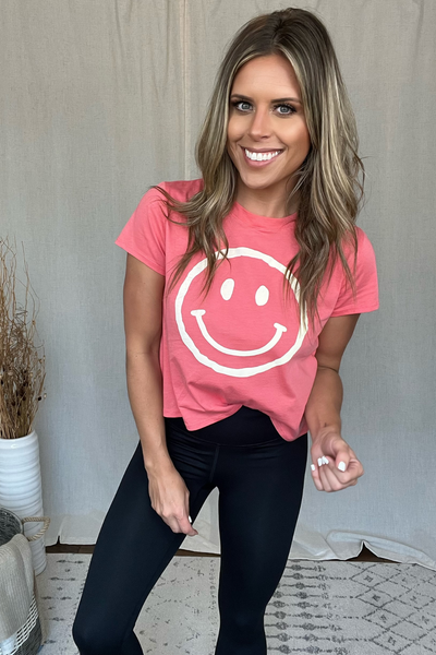 CORAL SEMI-CROPPED SMILEY FACE TEE