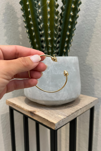GOLD SPIKE OPEN CUFF
